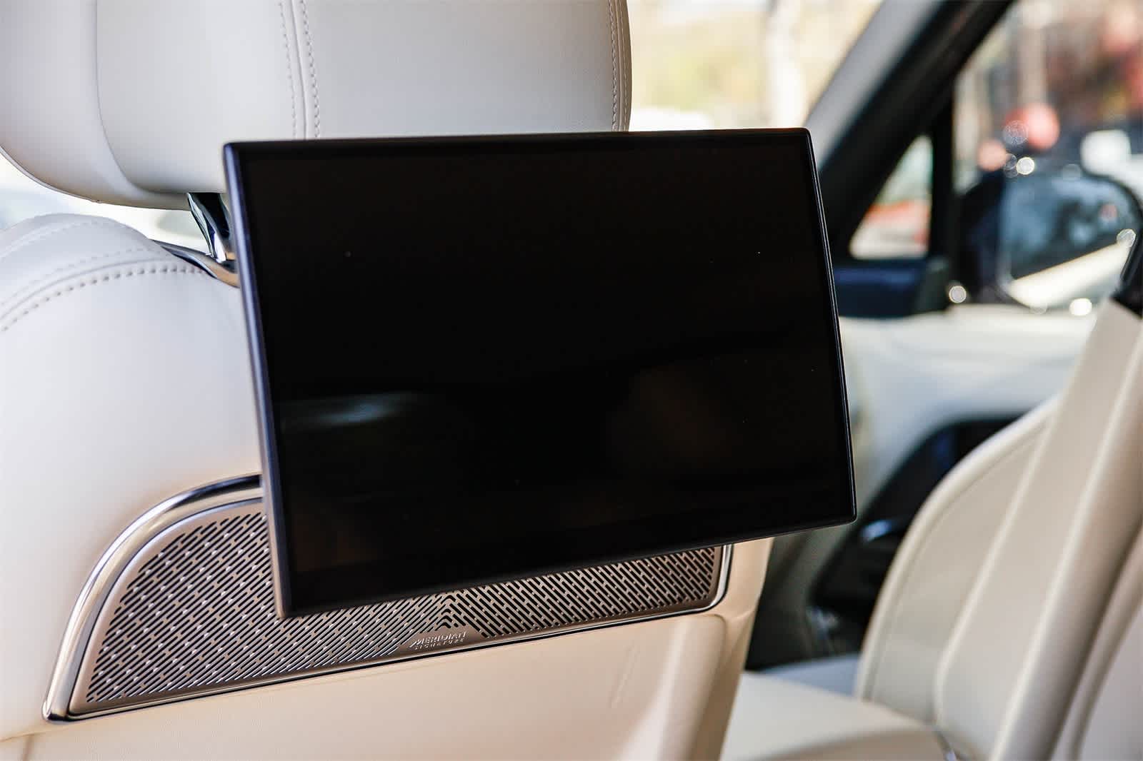 Thumbnail: 2022 Land Rover Range Rover - 19