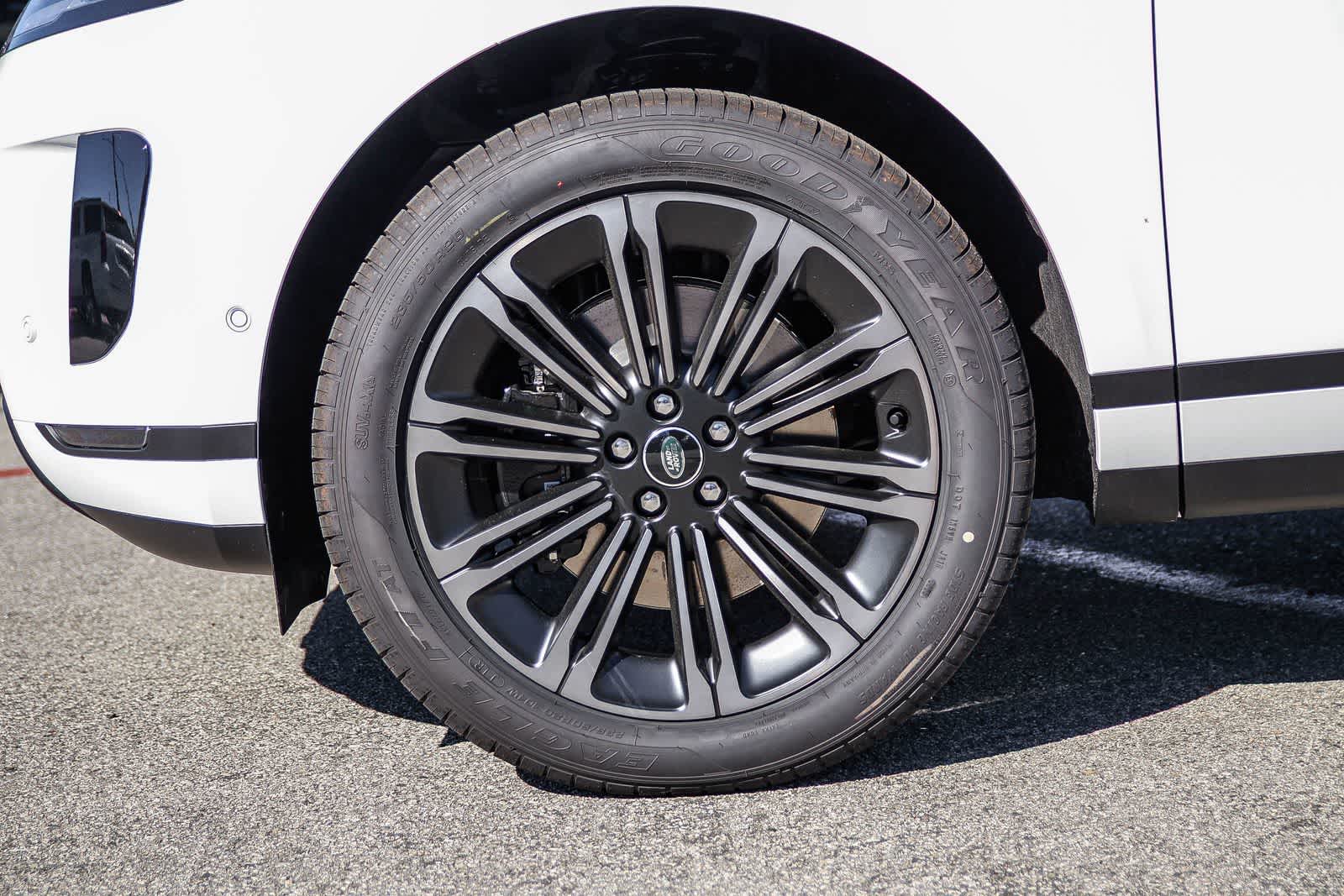 Thumbnail: 2026 Land Rover Range Rover Evoque - 9