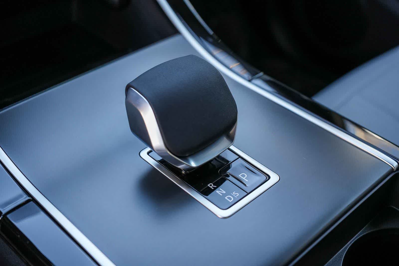 Thumbnail: 2026 Land Rover Range Rover Evoque - 17