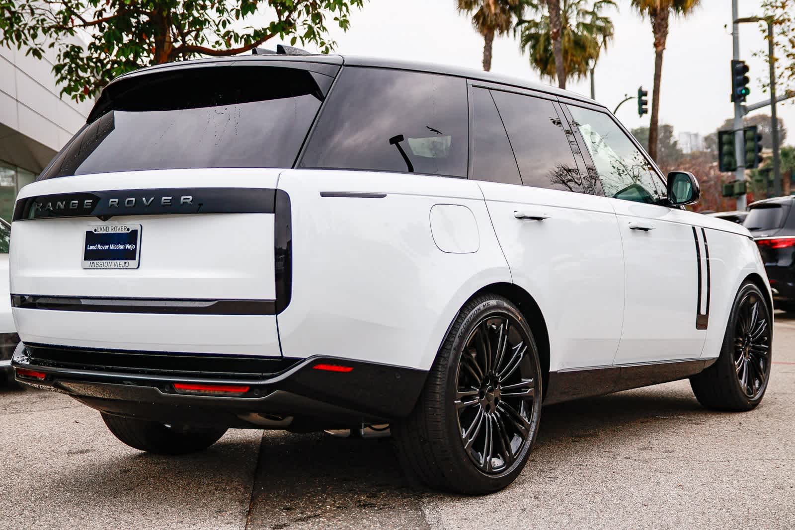 Thumbnail: 2026 Land Rover Range Rover - 4