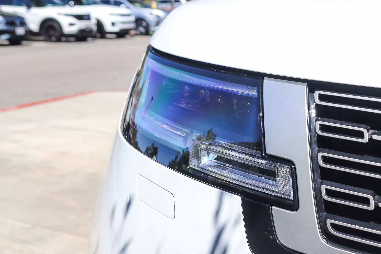 Thumbnail: 2026 Land Rover Range Rover - 10