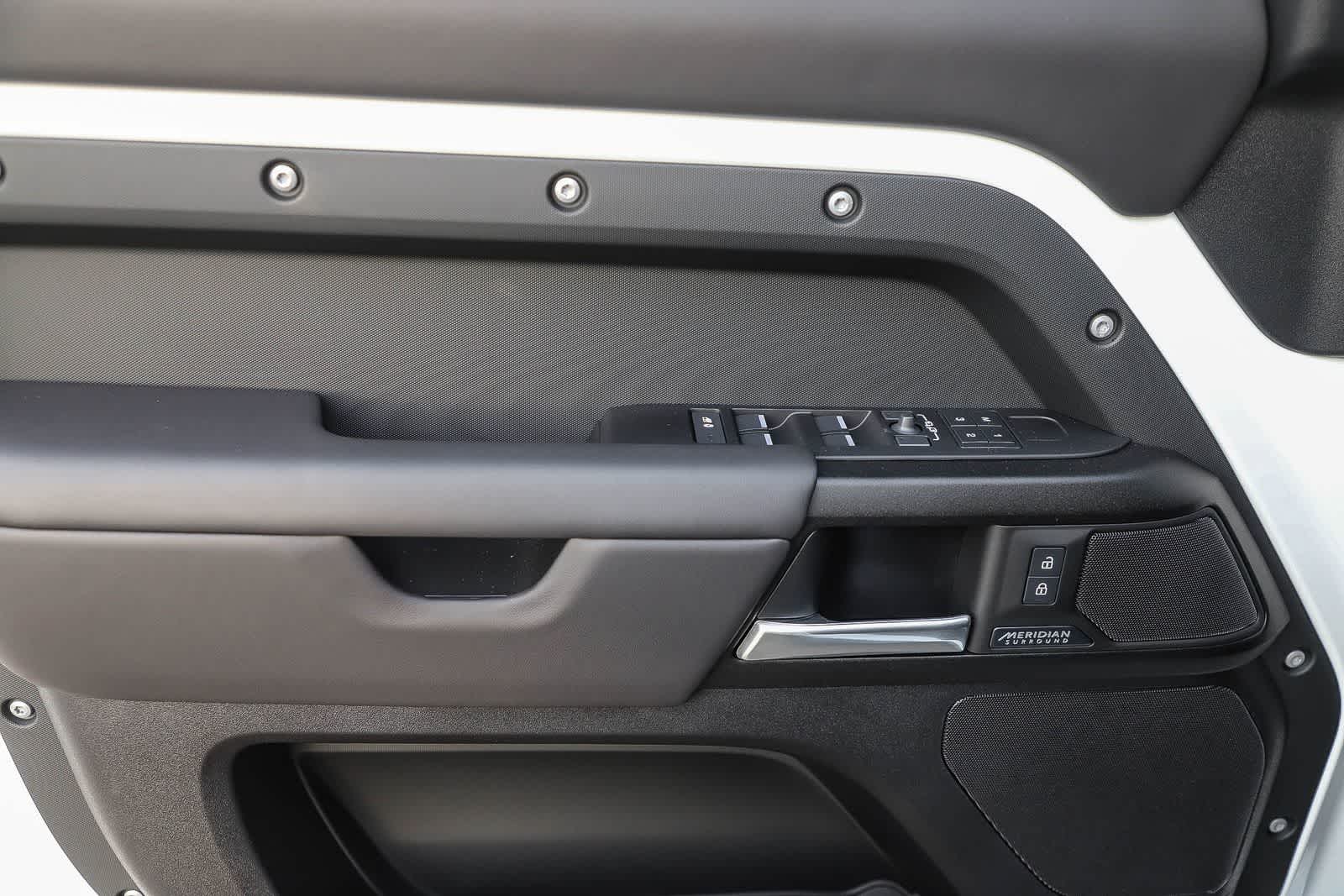 Thumbnail: 2025 Land Rover Defender - 23