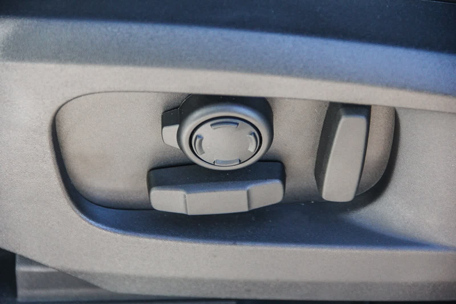 Thumbnail: 2026 Land Rover Defender - 19