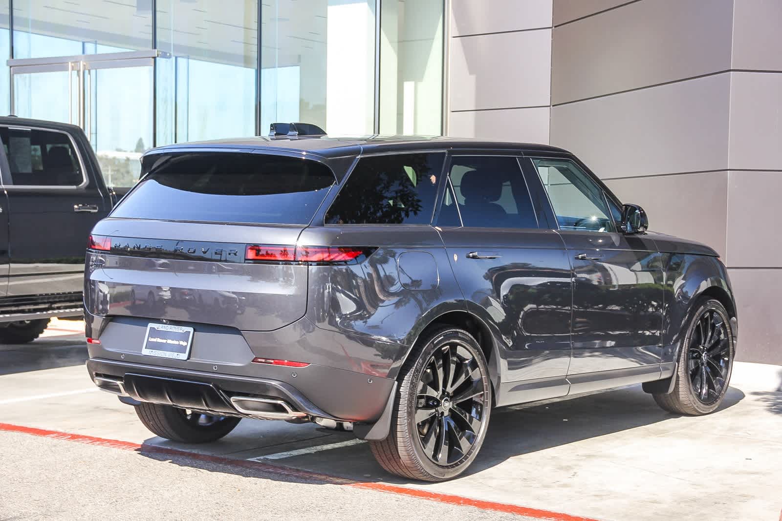 Thumbnail: 2025 Land Rover Range Rover Sport - 6