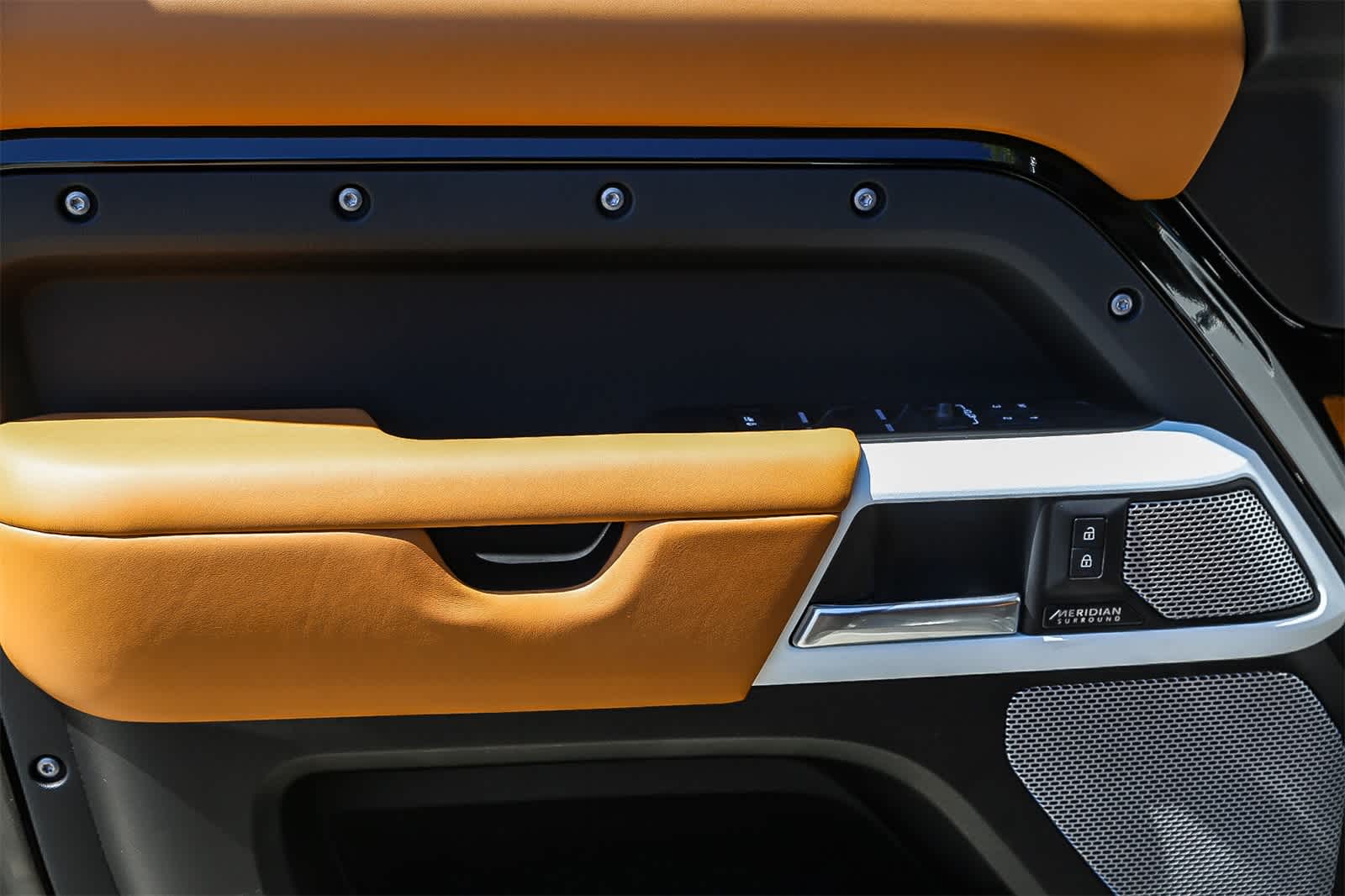 Thumbnail: 2023 Land Rover Defender - 20