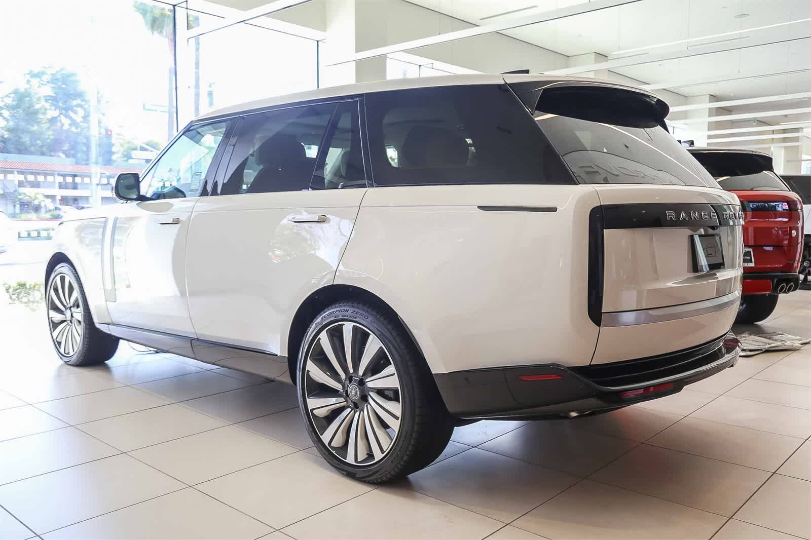 Thumbnail: 2024 Land Rover Range Rover - 7