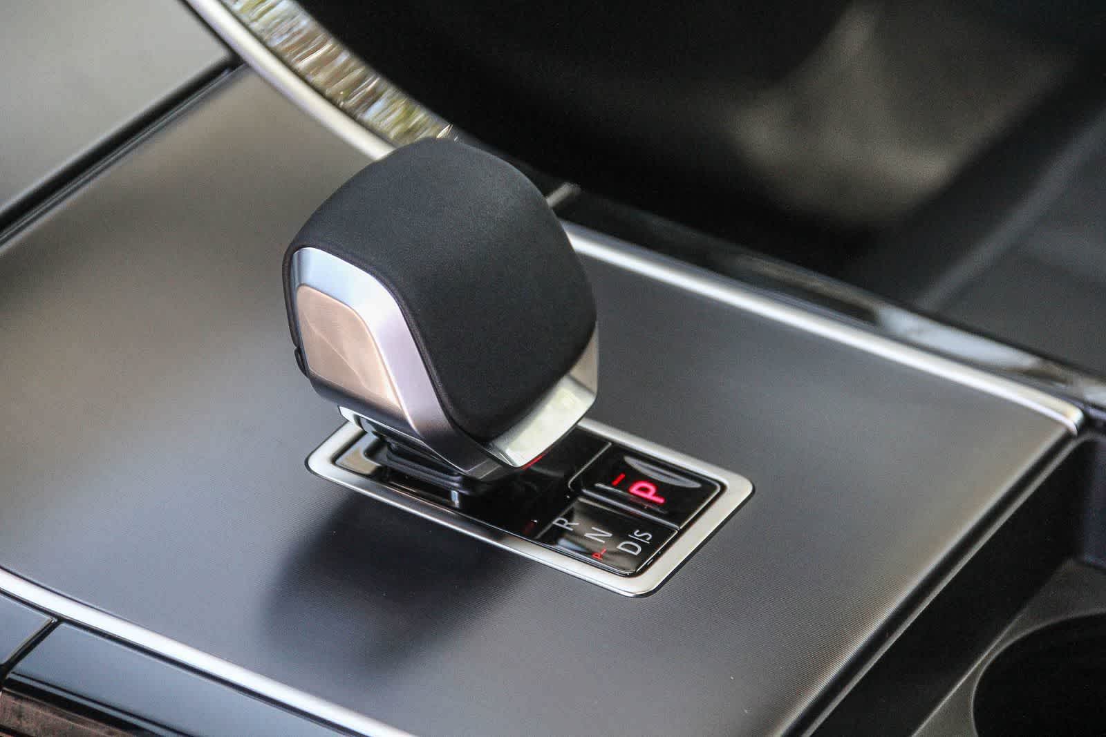 Thumbnail: 2026 Land Rover Range Rover Velar - 18