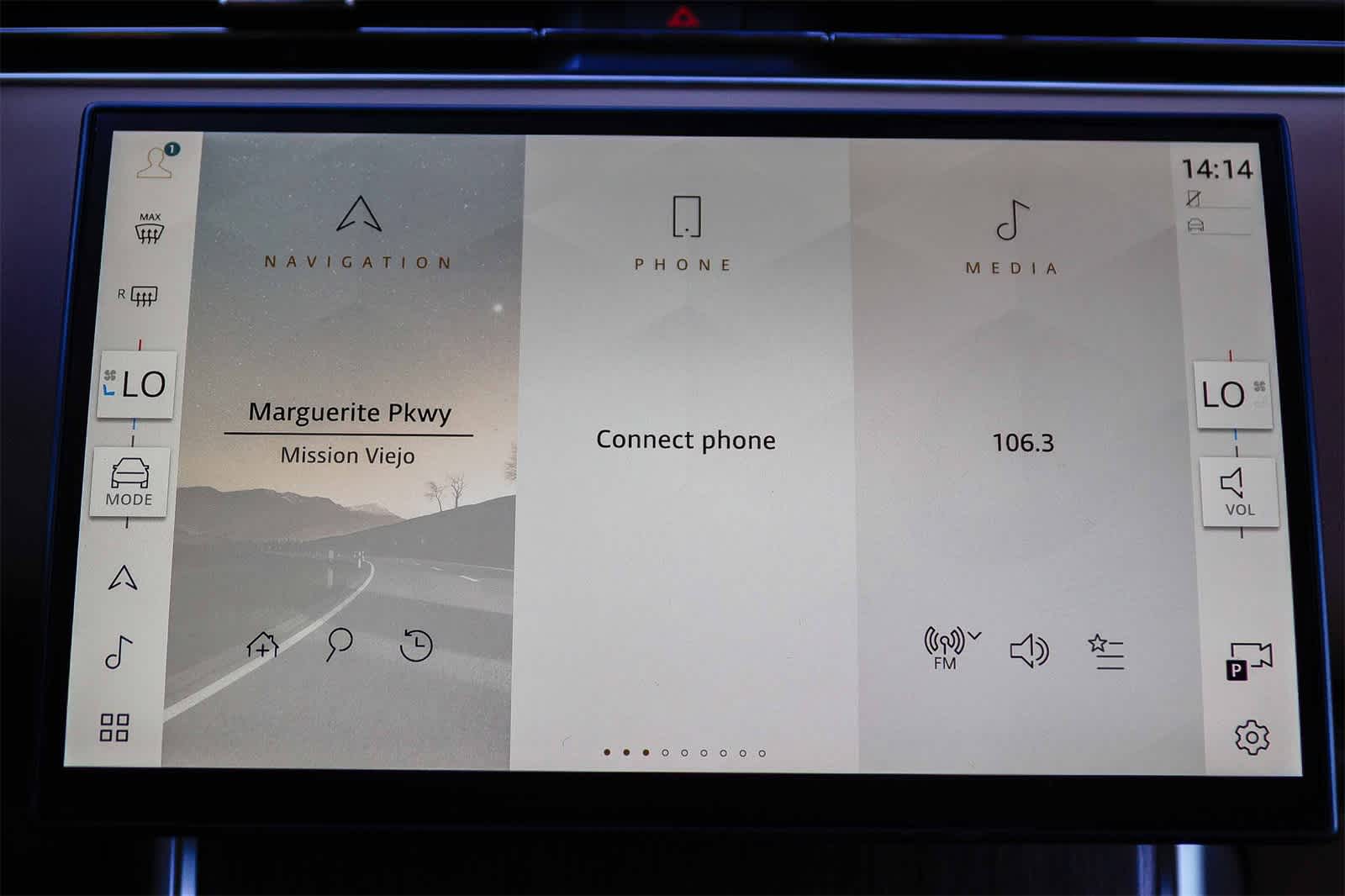 Thumbnail: 2026 Land Rover Range Rover - 14