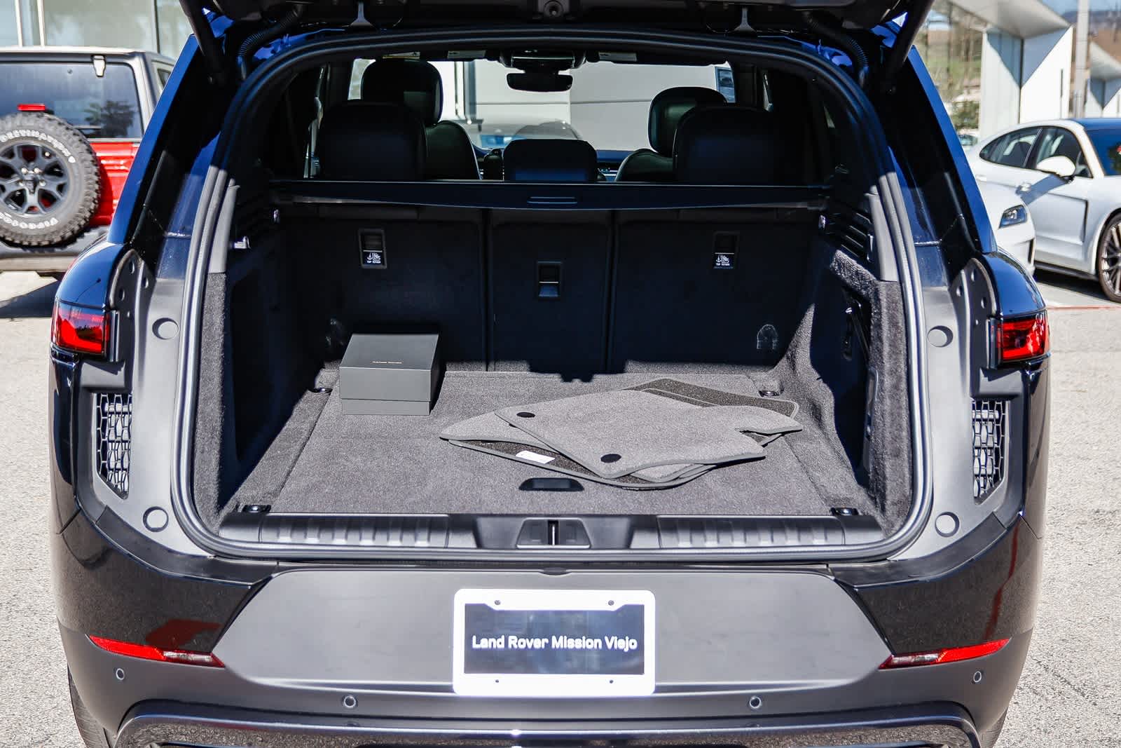 Thumbnail: 2026 Land Rover Range Rover Sport - 27