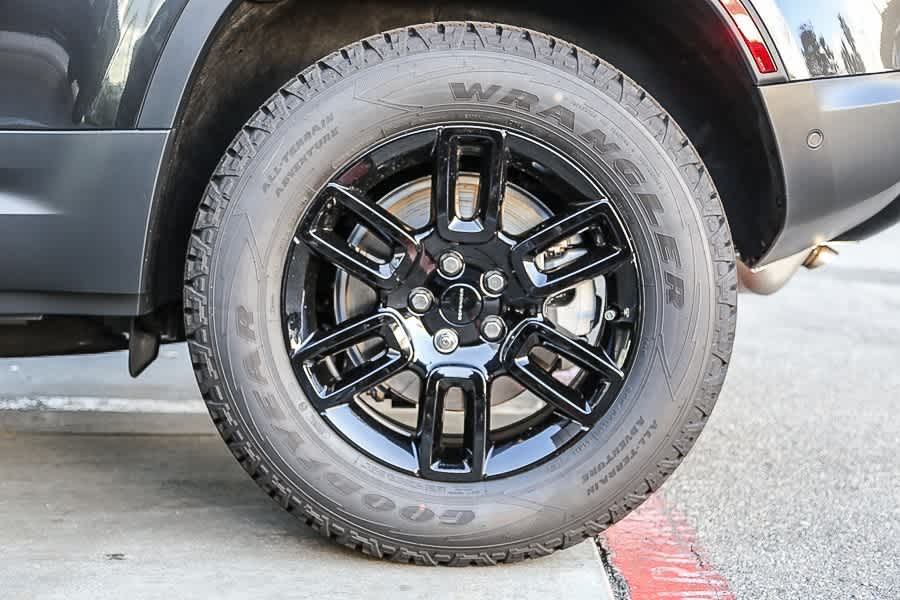 Thumbnail: 2026 Land Rover Defender - 11