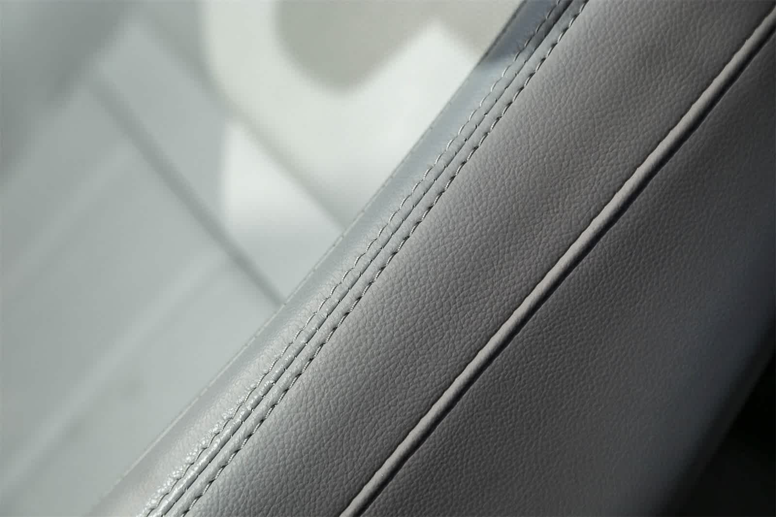 Thumbnail: 2025 Land Rover Range Rover Evoque - 23