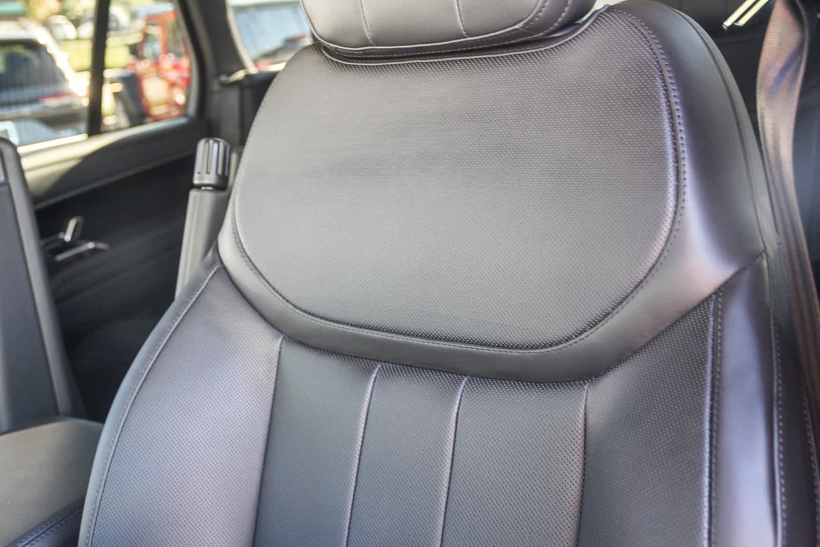 Thumbnail: 2025 Land Rover Range Rover - 23