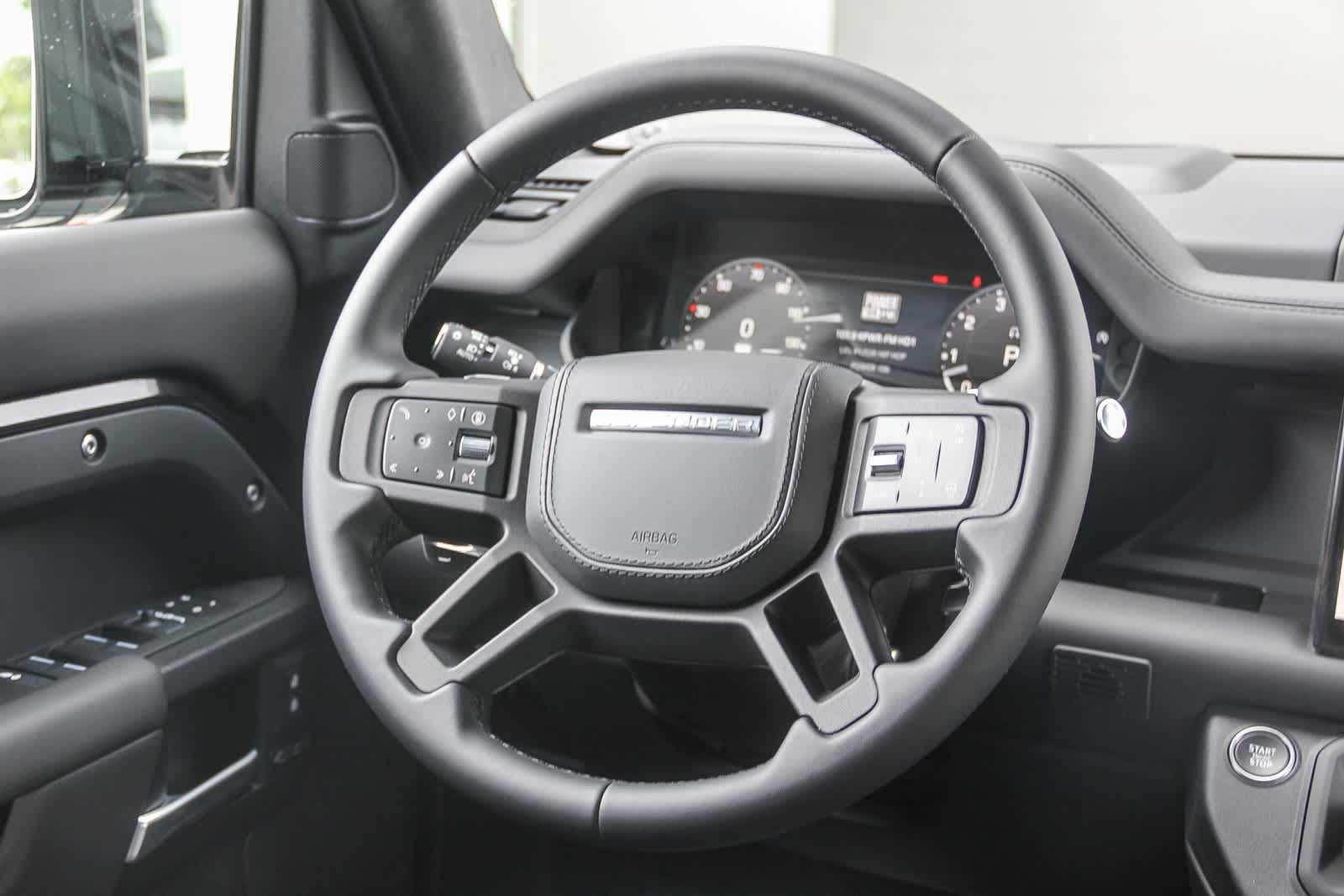 Thumbnail: 2025 Land Rover Defender - 14