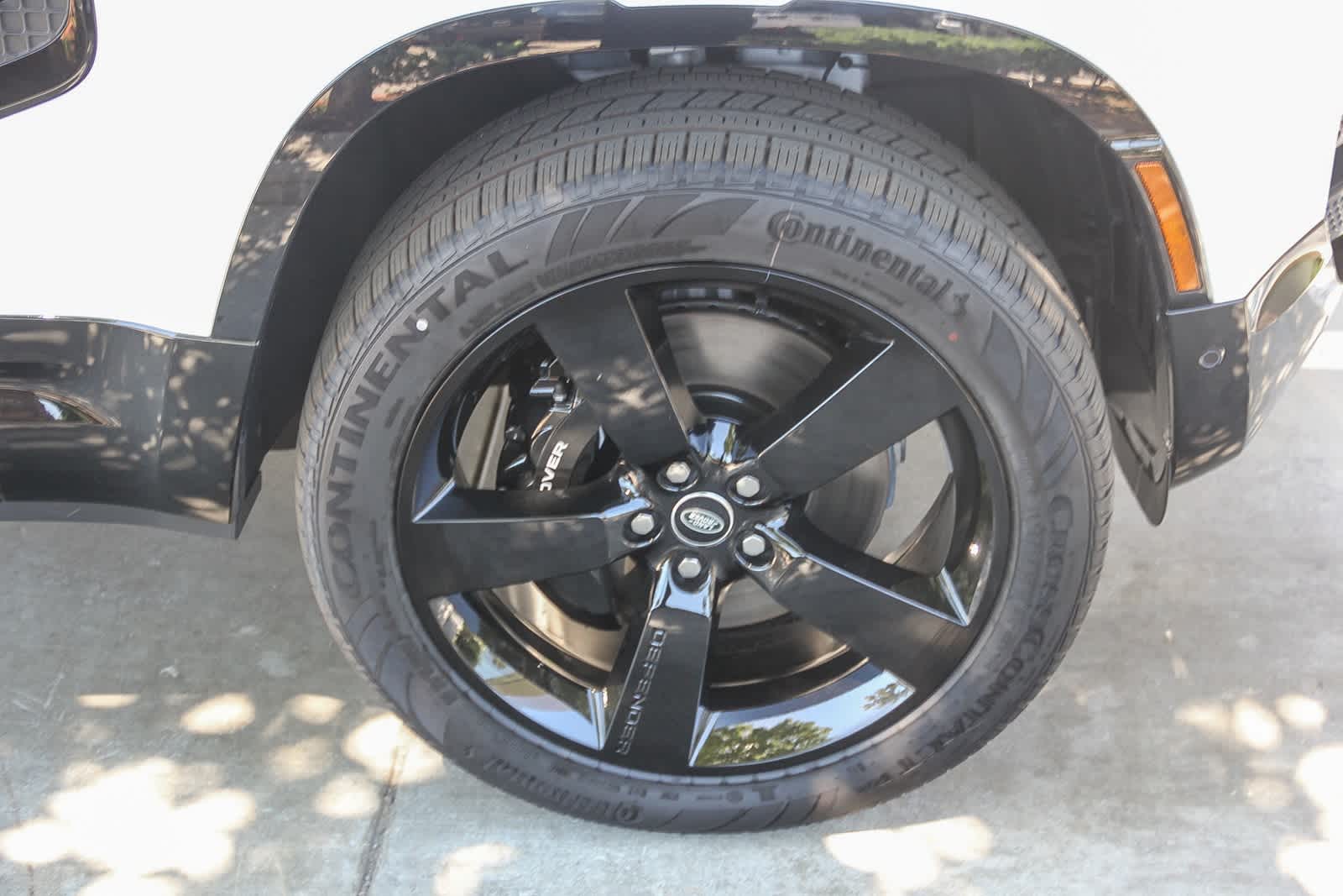 Thumbnail: 2025 Land Rover Defender - 9