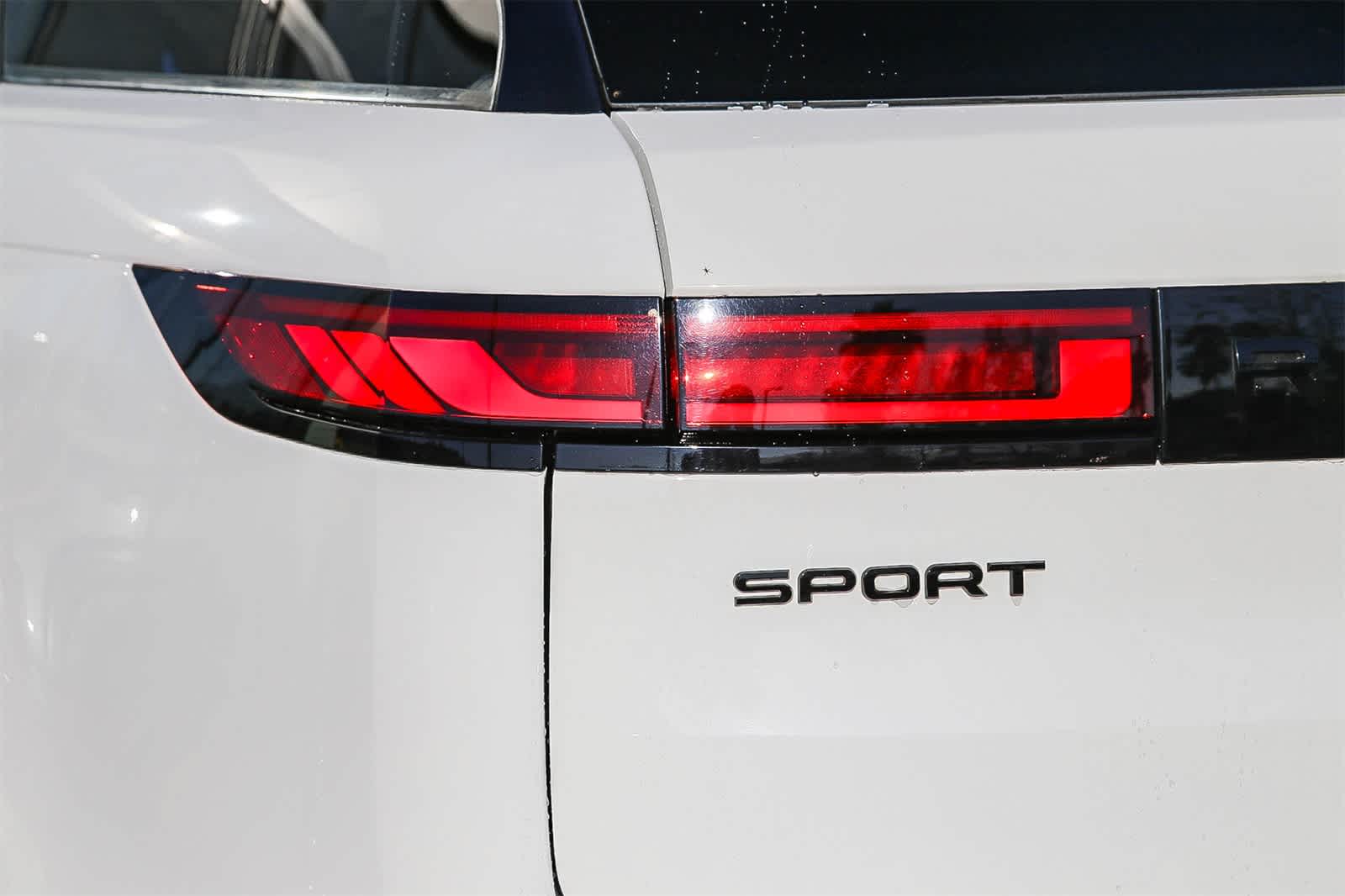 Thumbnail: 2023 Land Rover Range Rover Sport - 8