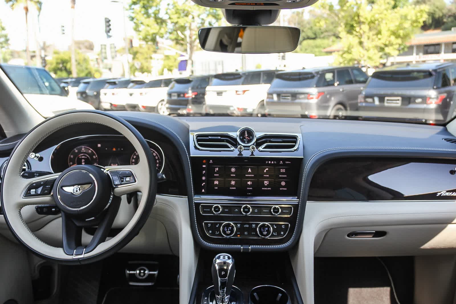 Thumbnail: 2024 Bentley Bentayga - 11
