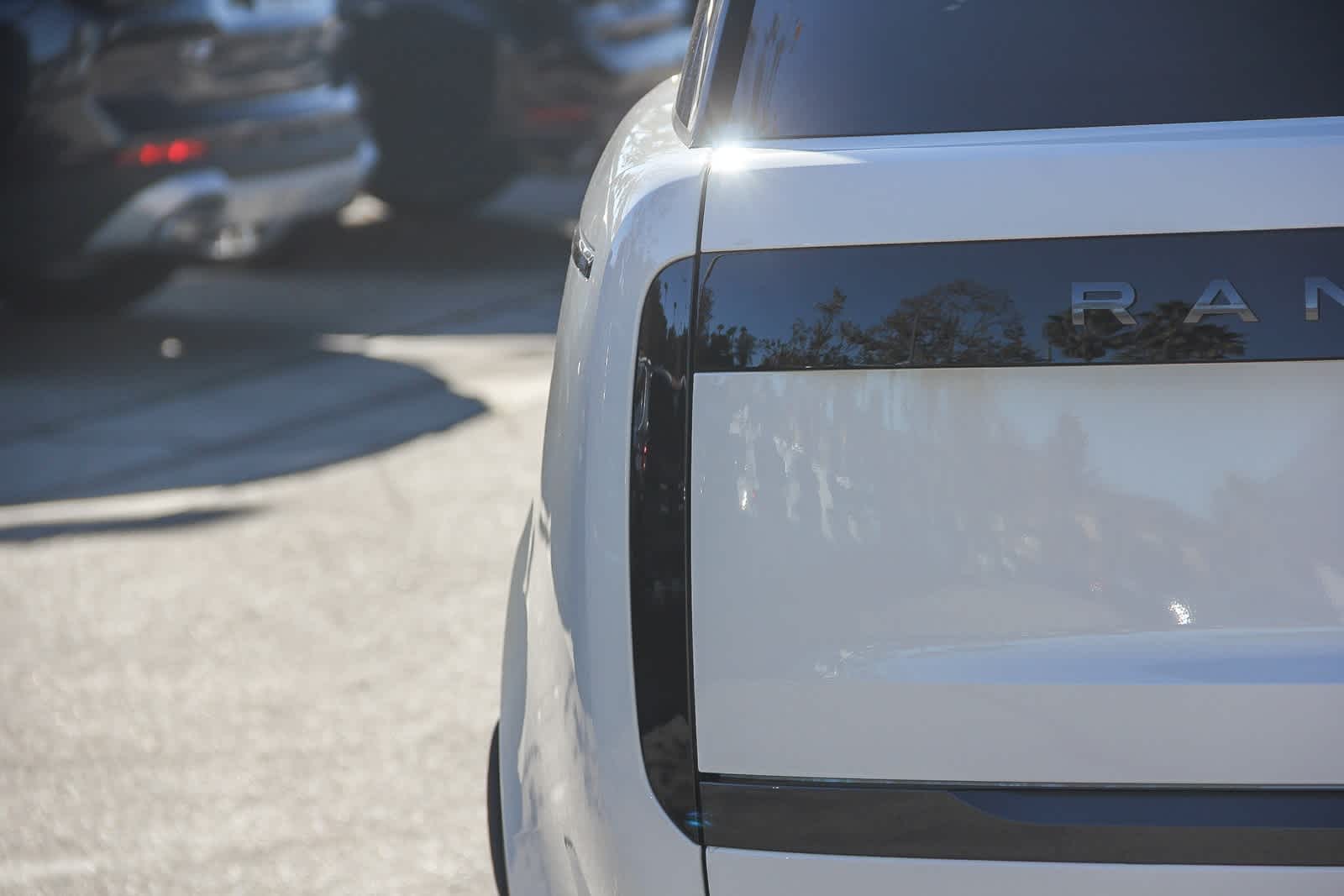 Thumbnail: 2025 Land Rover Range Rover - 8