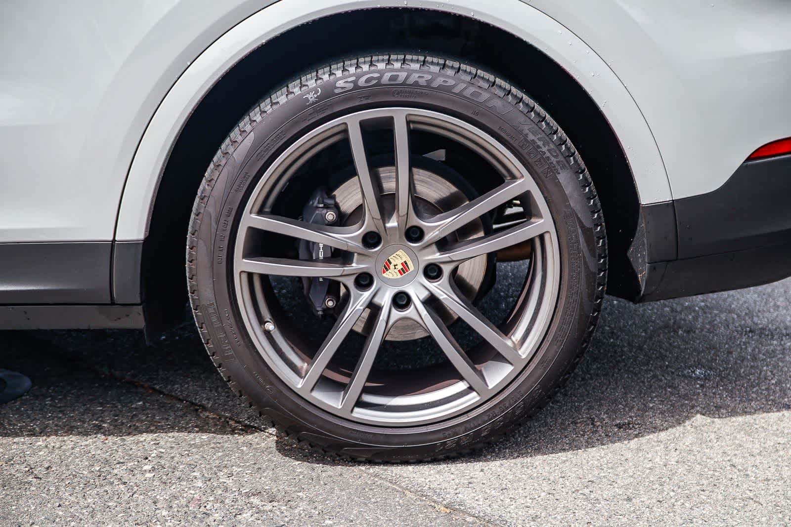 Thumbnail: 2022 Porsche Cayenne - 8