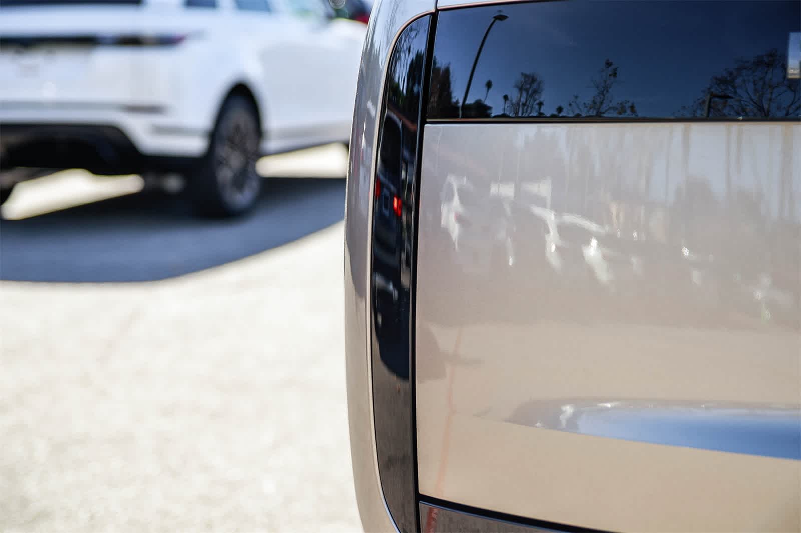 Thumbnail: 2022 Land Rover Range Rover - 7