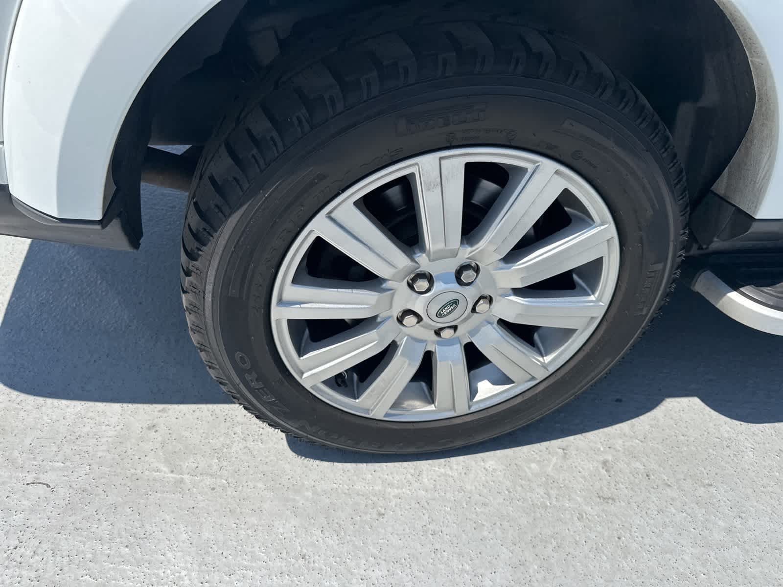 Thumbnail: 2013 Land Rover LR4 - 12