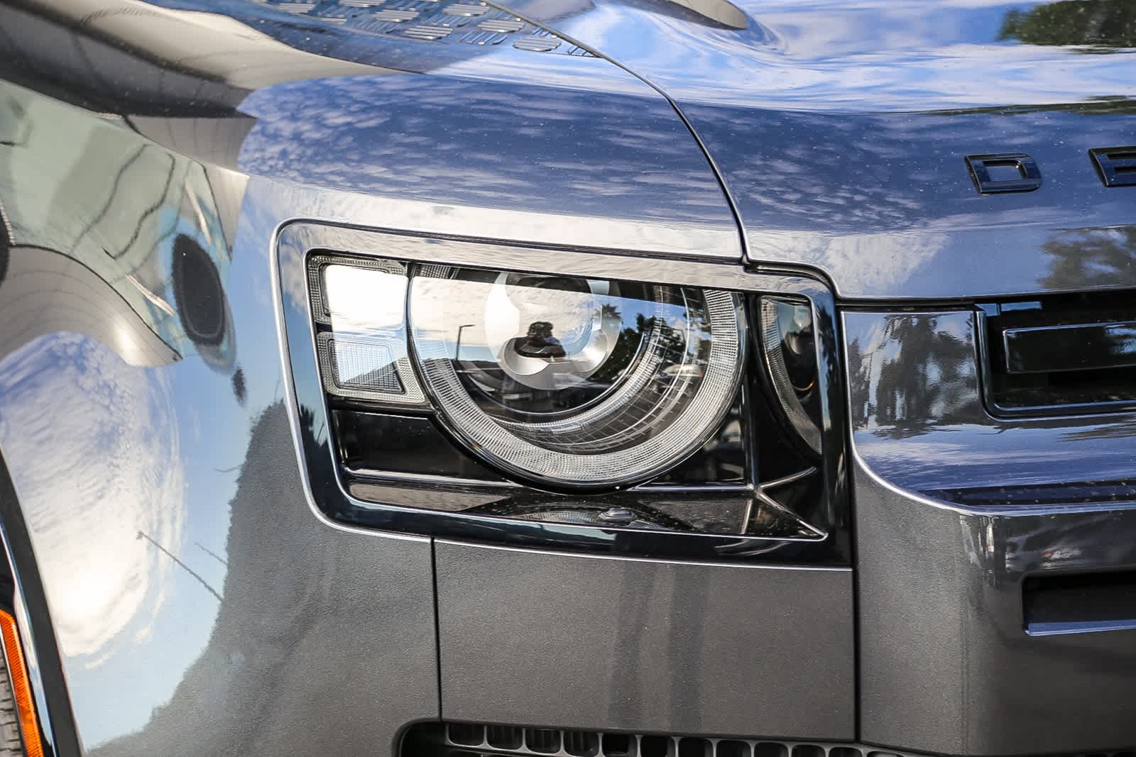 Thumbnail: 2025 Land Rover Defender - 4