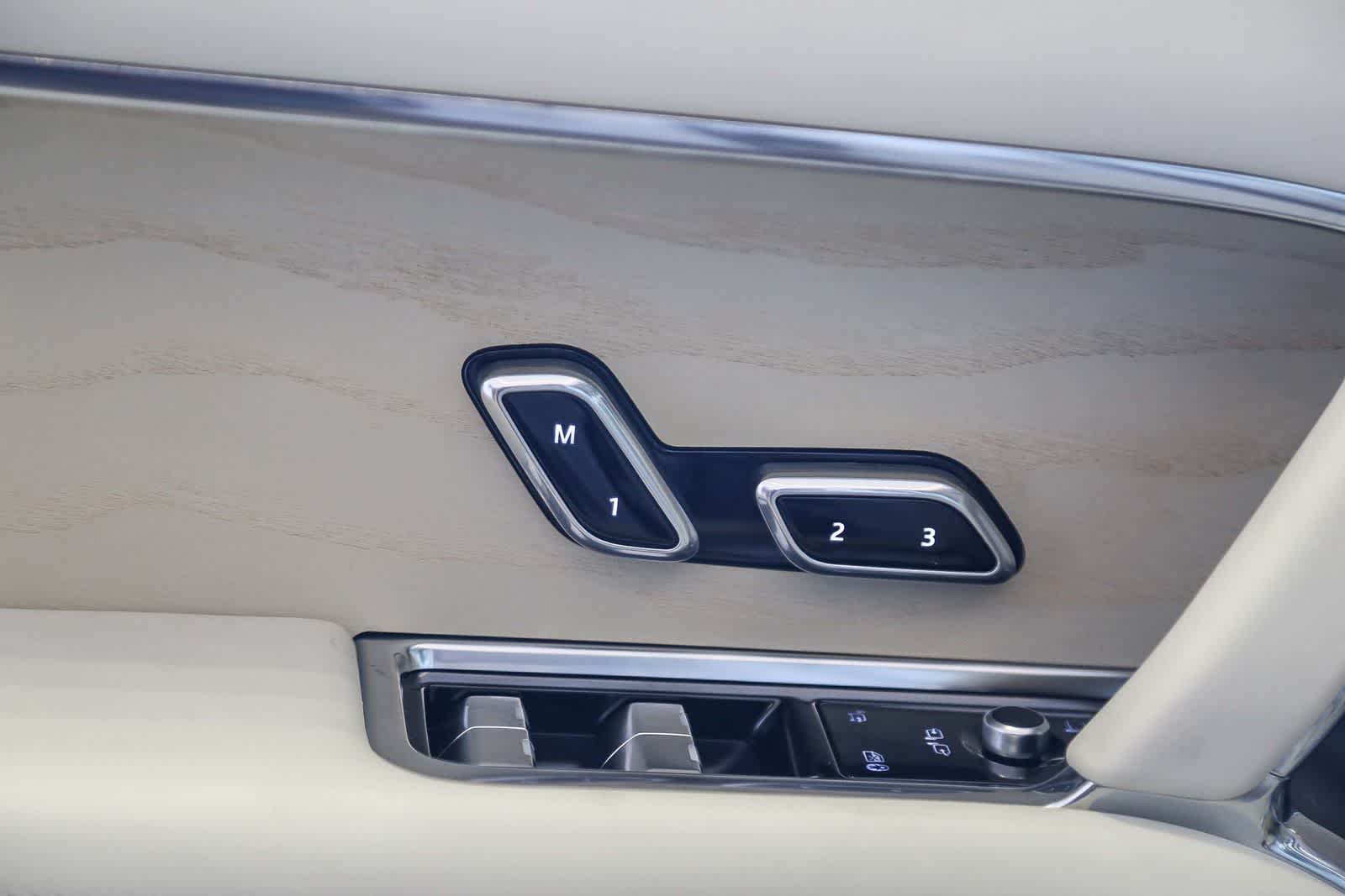 Thumbnail: 2024 Land Rover Range Rover - 30