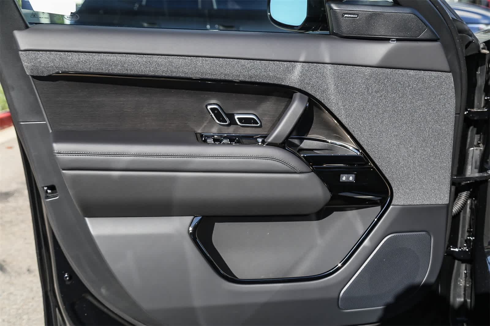 Thumbnail: 2026 Land Rover Range Rover Sport - 19