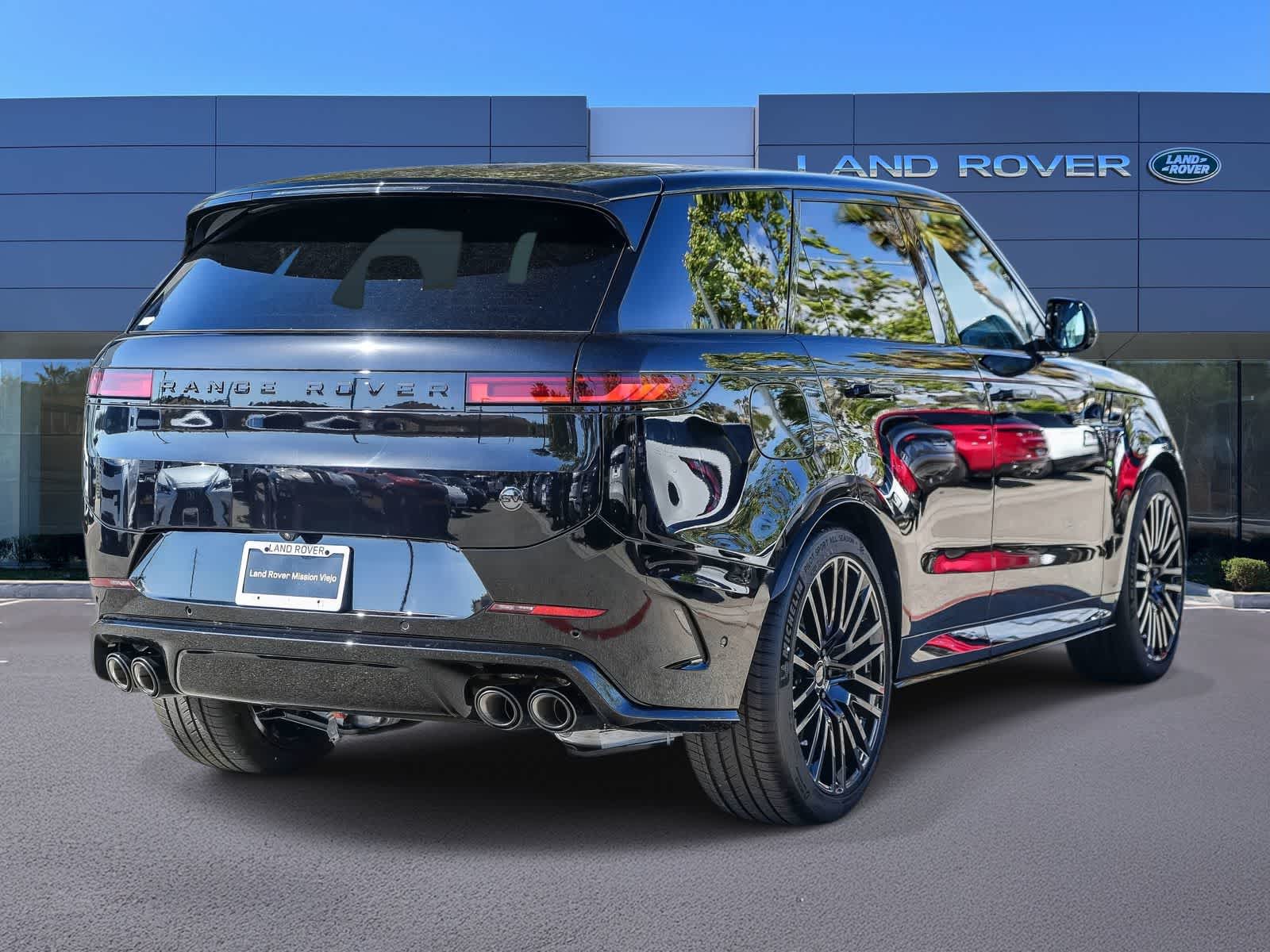 Thumbnail: 2026 Land Rover Range Rover Sport - 4