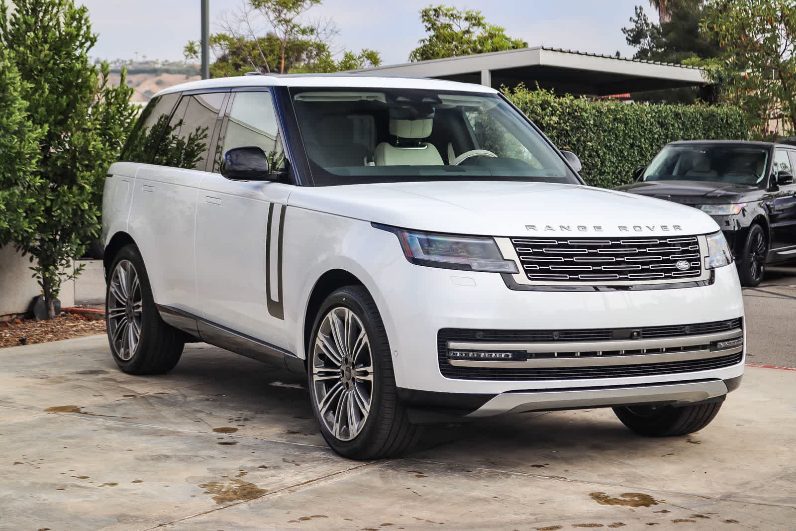 Thumbnail: 2026 Land Rover Range Rover - 3