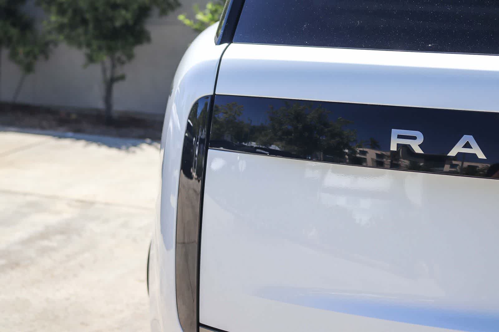 Thumbnail: 2026 Land Rover Range Rover - 7