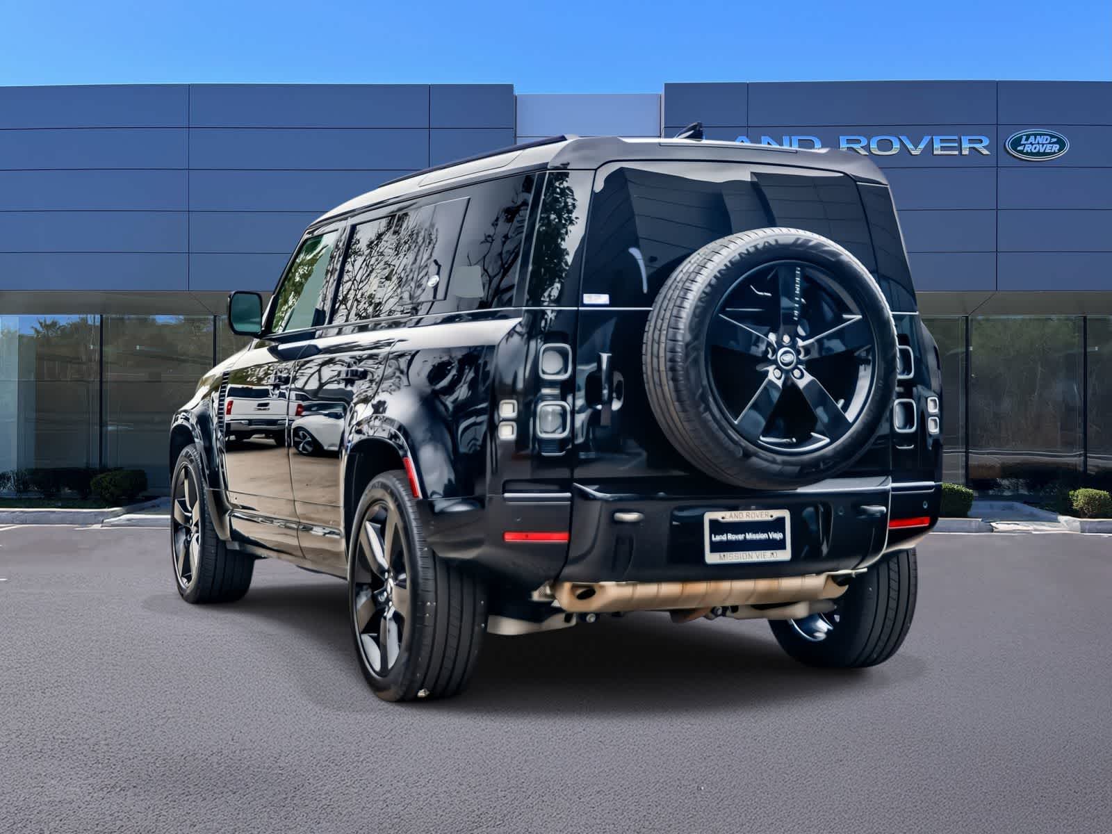 Thumbnail: 2024 Land Rover Defender - 5