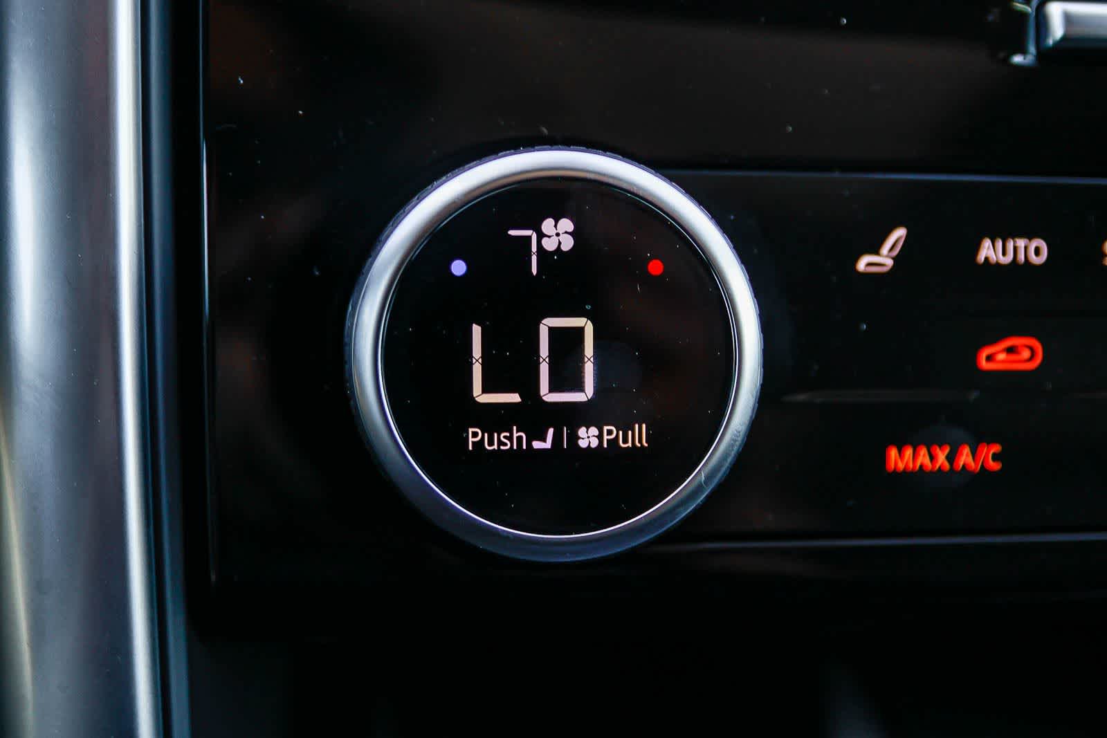 Thumbnail: 2026 Land Rover Discovery - 27