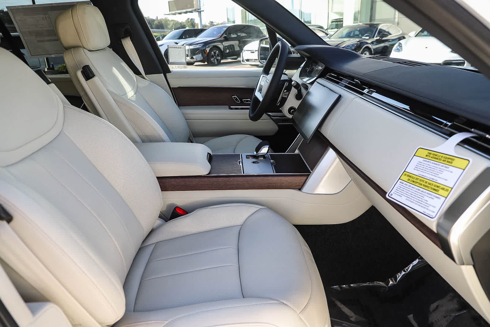 Thumbnail: 2026 Land Rover Range Rover - 14