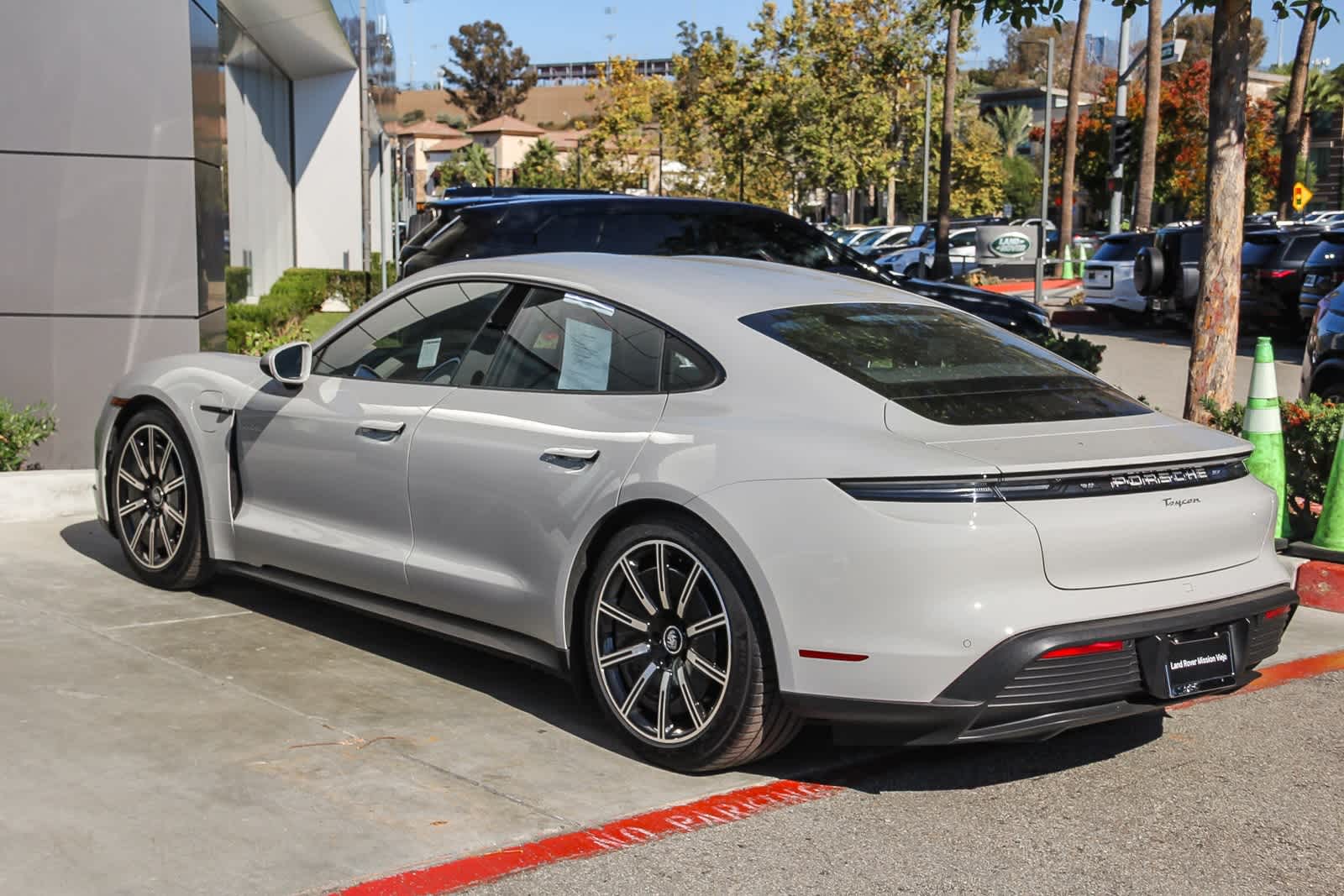 Thumbnail: 2025 Porsche Taycan - 8