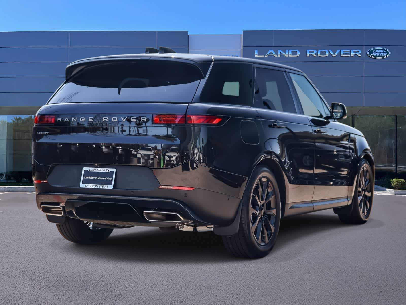 Thumbnail: 2025 Land Rover Range Rover Sport - 4