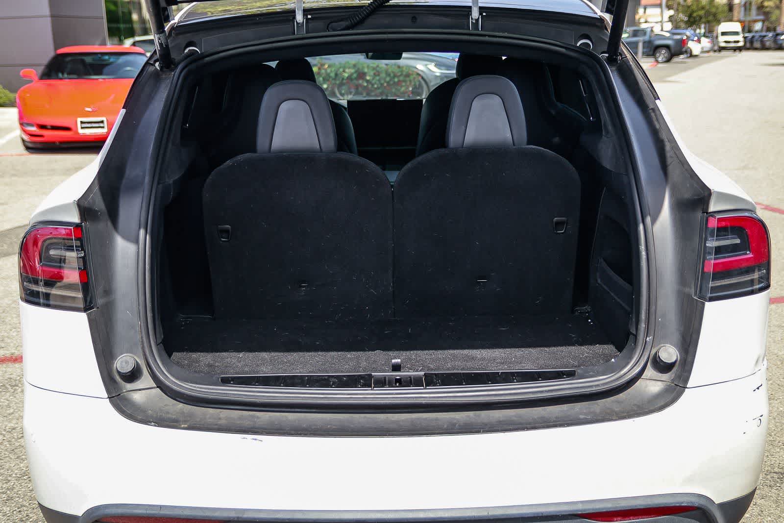 Thumbnail: 2022 Tesla Model X - 29