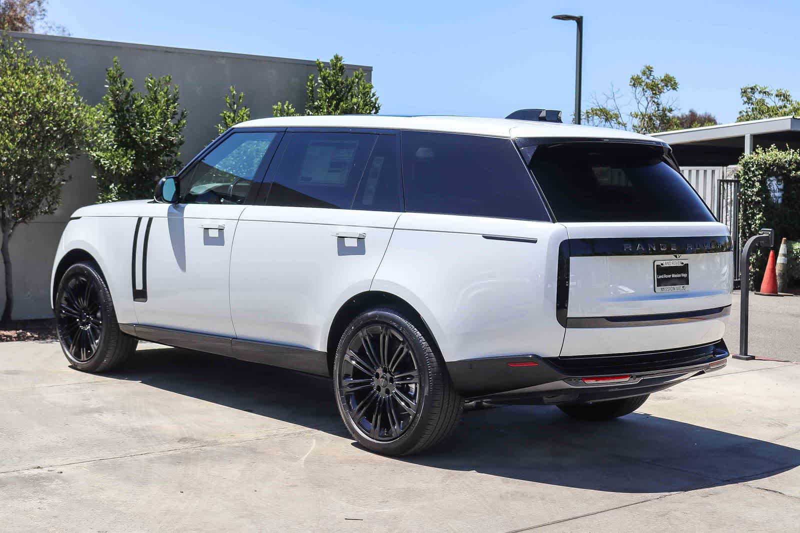 Thumbnail: 2026 Land Rover Range Rover - 4