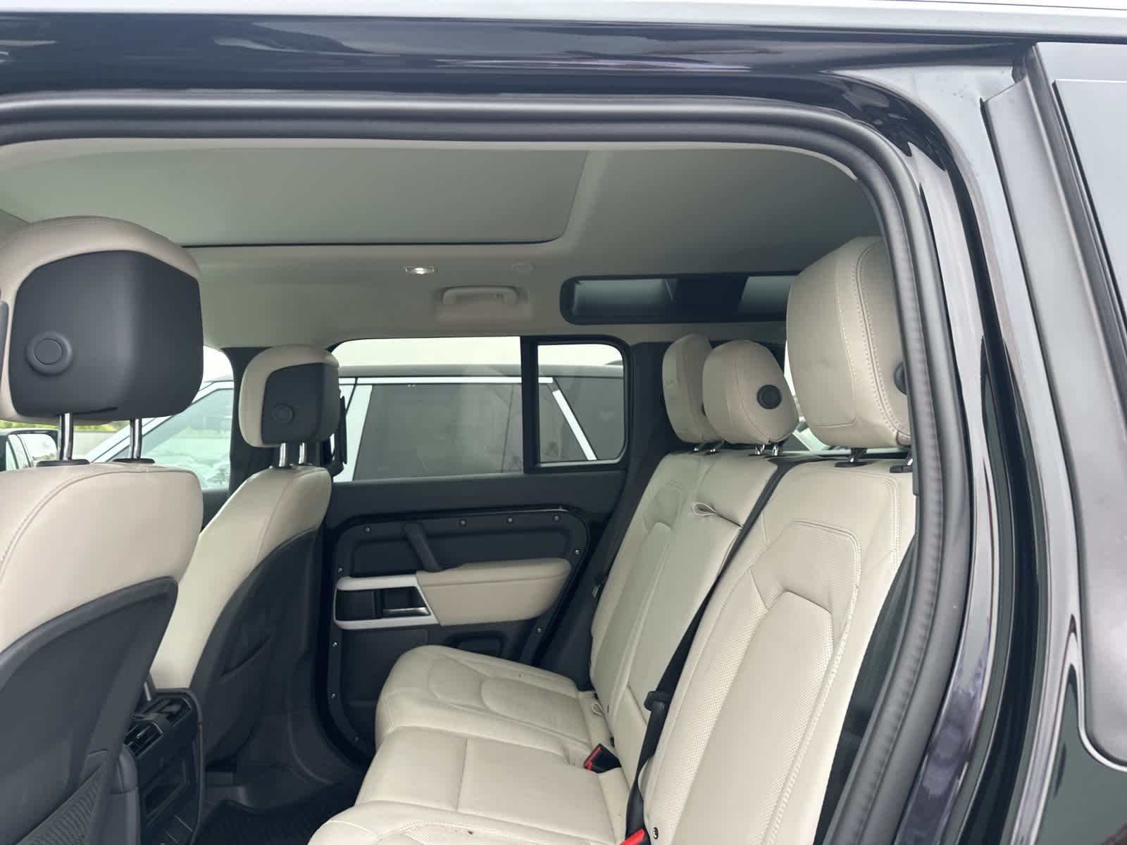 Thumbnail: 2024 Land Rover Defender - 13