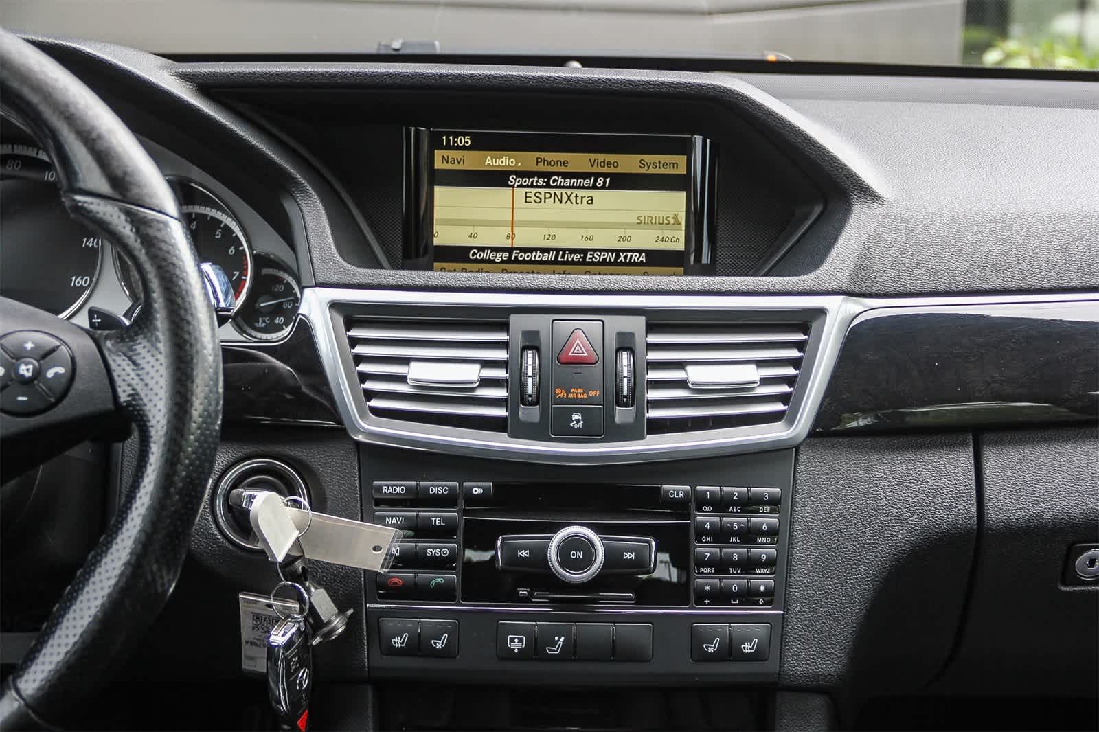 Thumbnail: 2010 Mercedes-Benz E-Class - 13