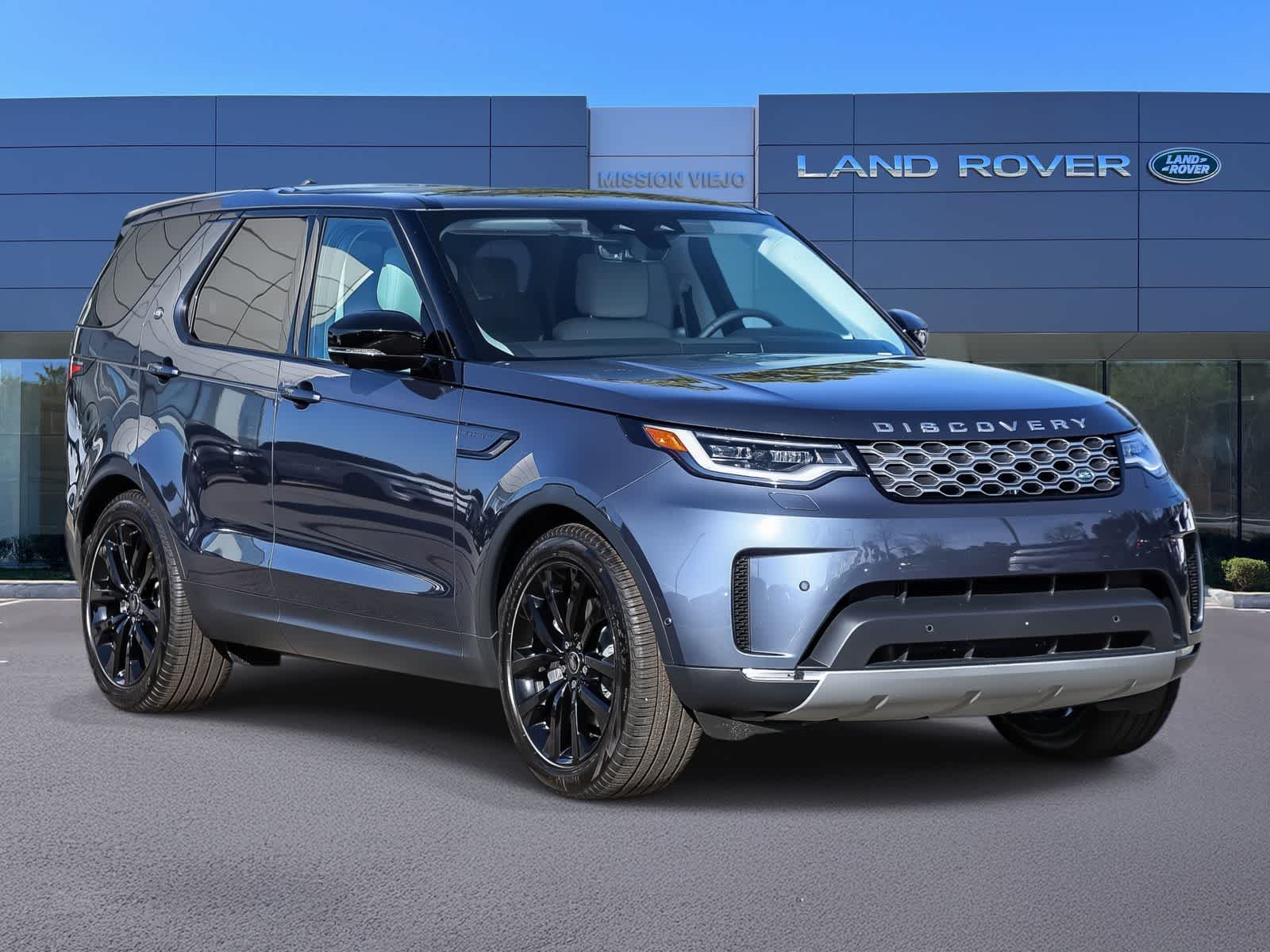 Thumbnail: 2026 Land Rover Discovery - 3