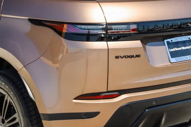 2025 Land Rover Range Rover Evoque S 9