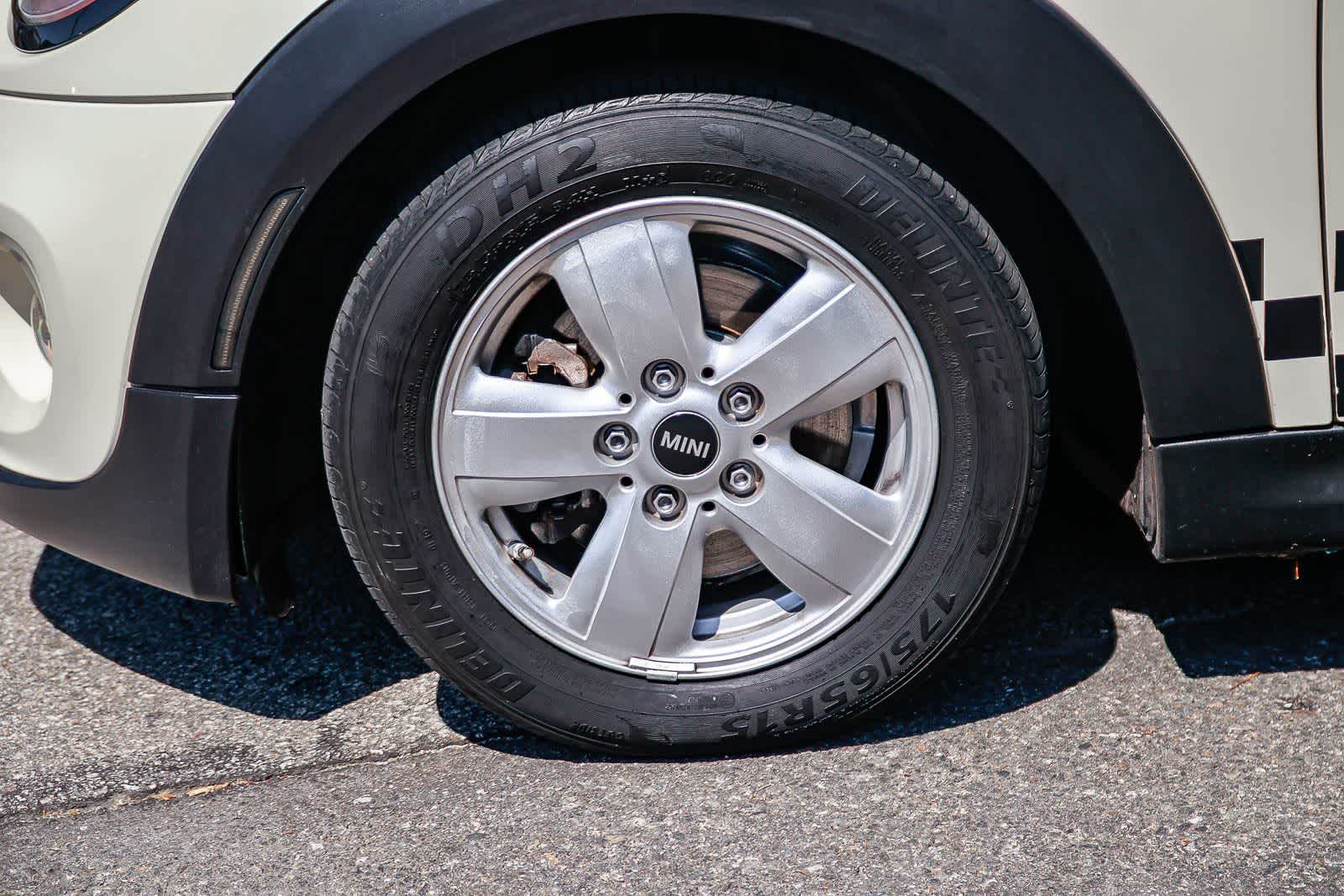 Thumbnail: 2014 MINI Cooper Hardtop - 9