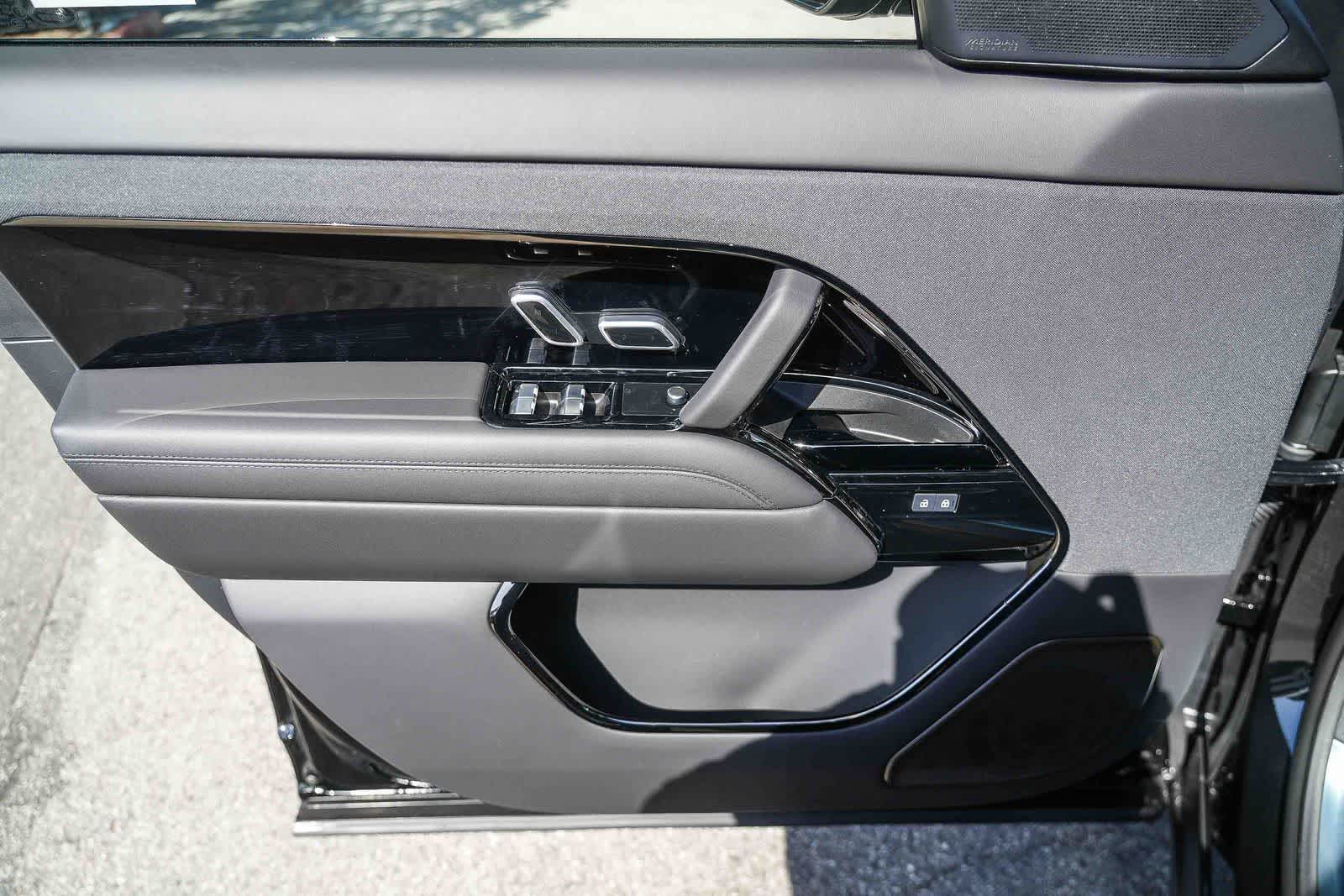 Thumbnail: 2026 Land Rover Range Rover Sport - 20