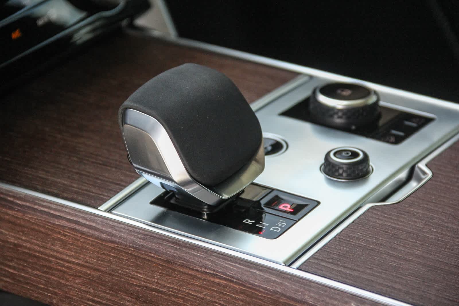 Thumbnail: 2023 Land Rover Range Rover - 20