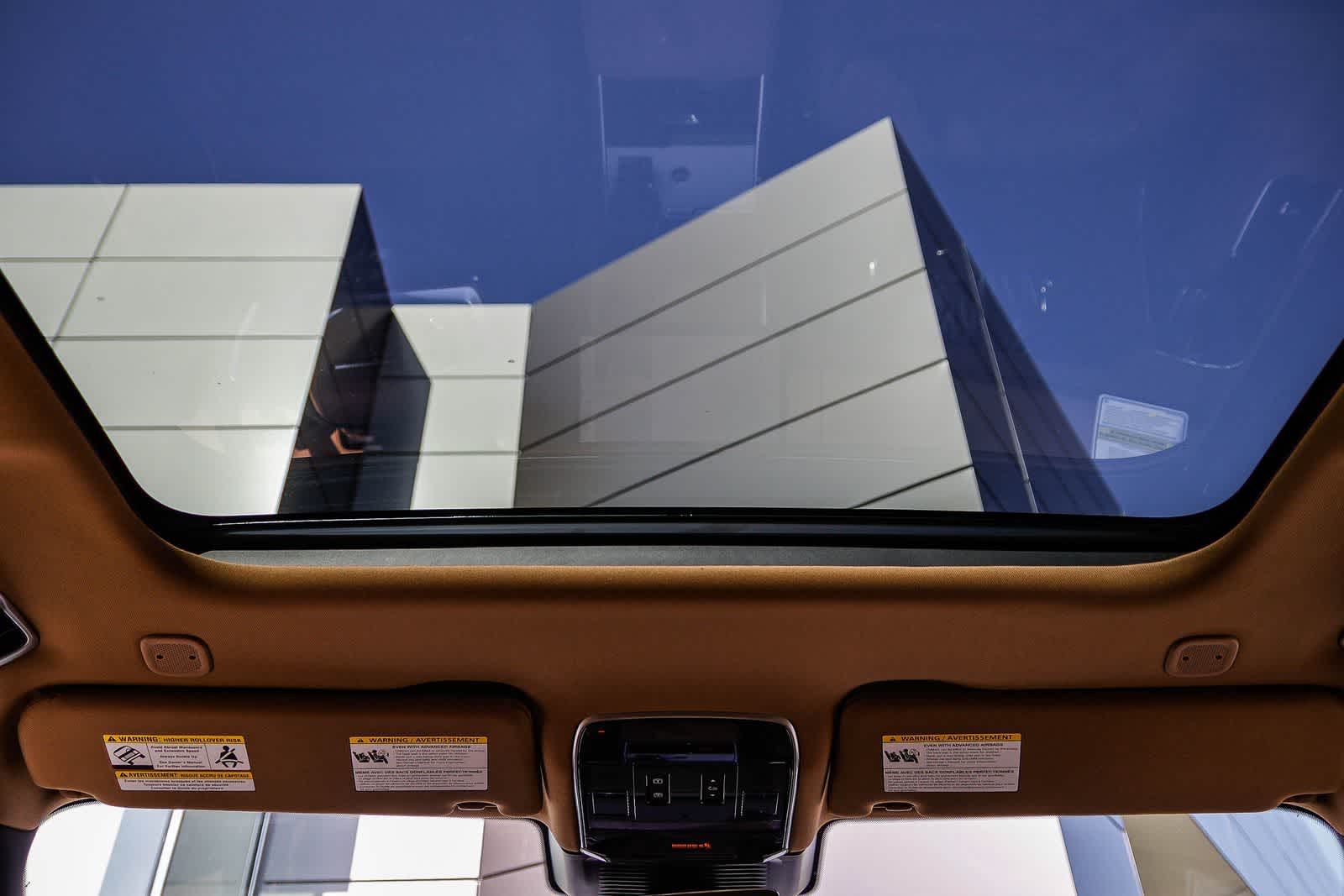 Thumbnail: 2026 Land Rover Range Rover - 7