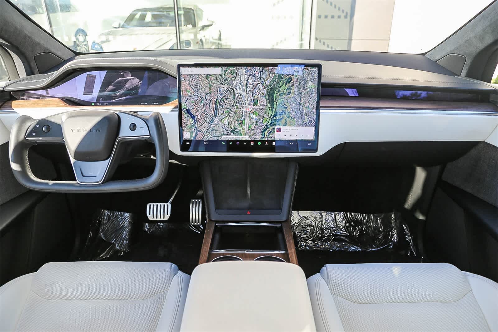 Thumbnail: 2022 Tesla Model X - 12