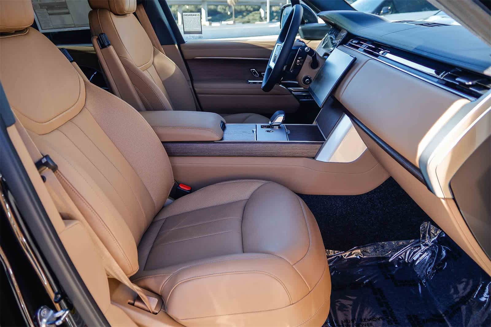 Thumbnail: 2026 Land Rover Range Rover - 17