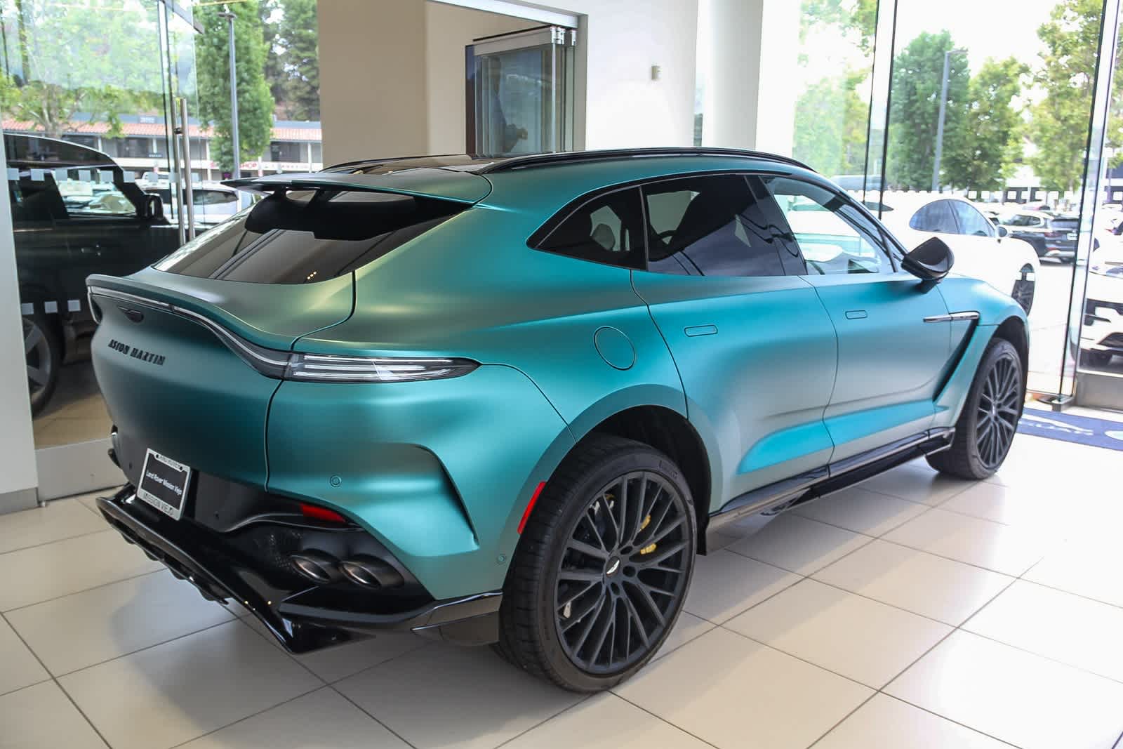 Thumbnail: 2025 Aston Martin DBX - 2
