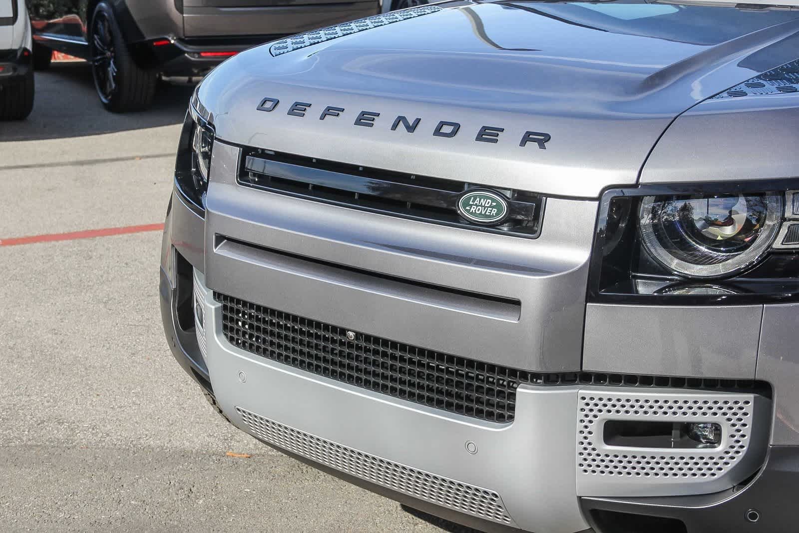 Thumbnail: 2023 Land Rover Defender - 11