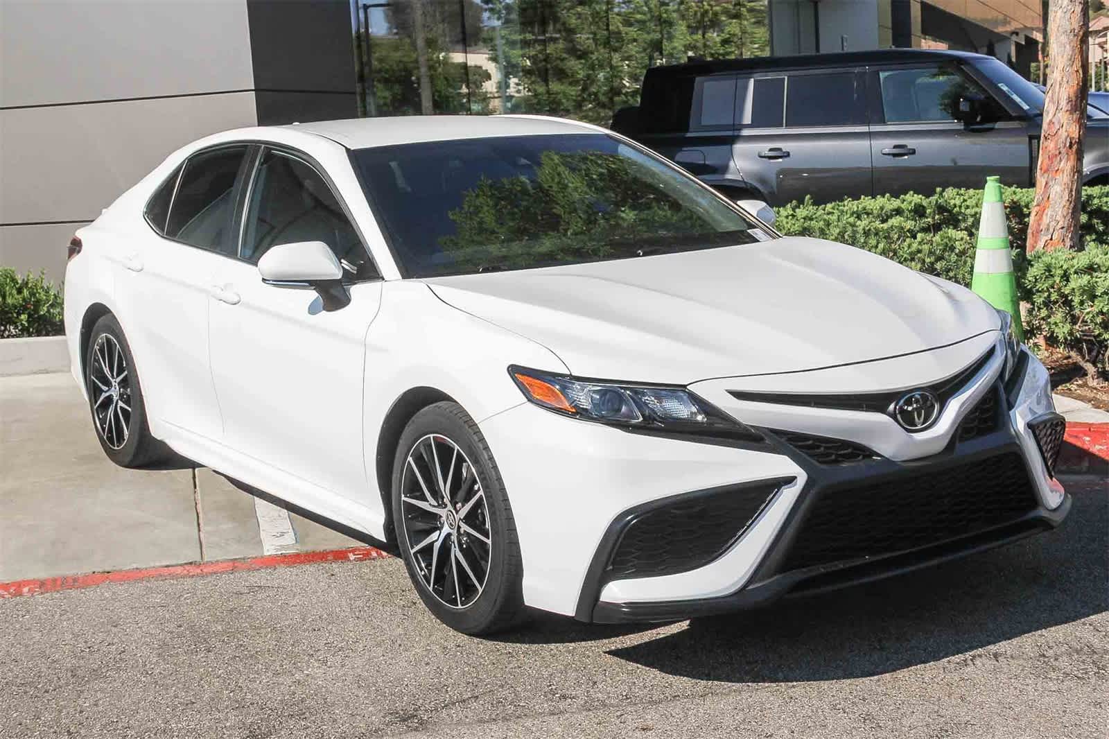 Thumbnail: 2023 Toyota Camry - 3